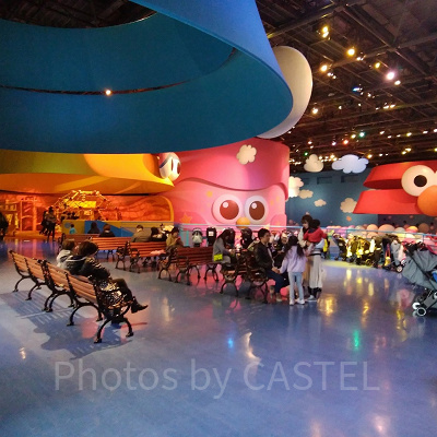 エルモのイマジネーションランド内にも休憩スペースがある