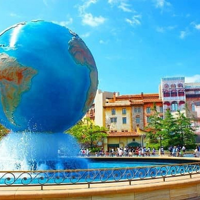 パーク内にもアラン・メンケンが手がけたオリジナル楽曲がある