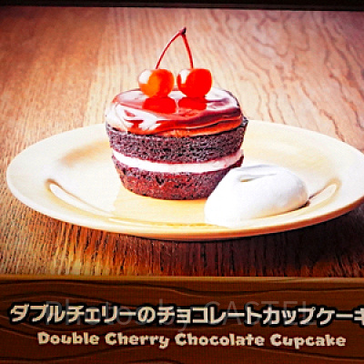 キノピオカフェ：ダブルチェリーのチョコレートカップケーキ