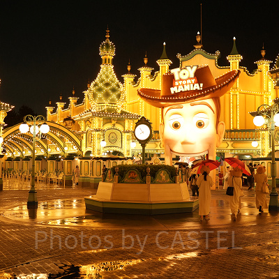 トイ・ストーリー・マニア！の夜景
