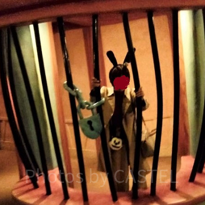 トレンチコート×カチューシャのトゥーンタウンコーデ