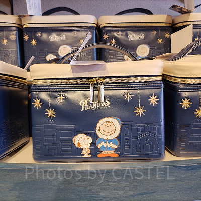 ユニバクリスマスグッズ2024：コスメボックス（冬服スヌーピー&チャーリー）