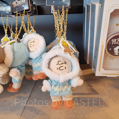 ユニバクリスマスグッズ2024：マスコットキーチェーン（冬服スチャーリー）