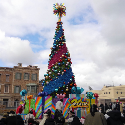 ユニバのクリスマスツリー（20周年）