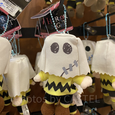 ユニバハロウィン2022グッズ:チャーリー・ブラウンぬいぐるみキーチェーン