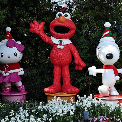 ユニバーサル・ワンダーランド入り口（クリスマスバージョン）