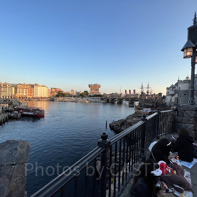 アクアダクトブリッジの自由席の様子