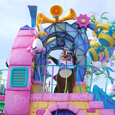 うさたま大脱走！のフロート①マックス・チップ＆デール