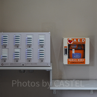  USJモバイルバッテリーレンタルサービス：セントラルパーク入り口の男子トイレ