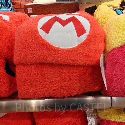 USJ冬グッズ：マリオのフード付きポンチョ