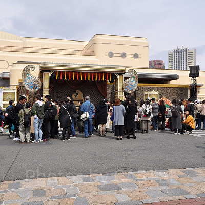 USJのワールド・ストリート・フェスティバル「セサミストリート・ボリウッド」開演前の風景