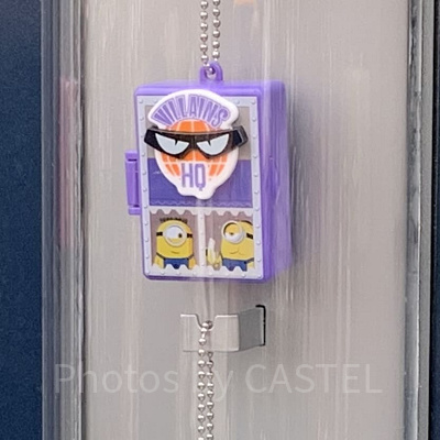 VILLAINS HQモチーフのキーチェーン