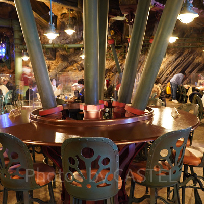 ヴォルケイニア・レストラン内装