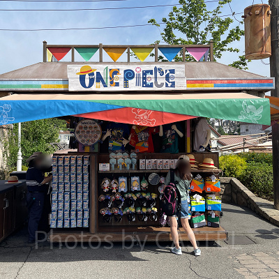 ワンピースグッズが販売されているワゴン