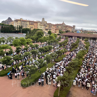 ディズニー開園待ち：他のゲストが到着するピークタイムは？