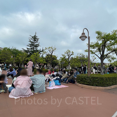 ディズニーシーの開園待ちの様子