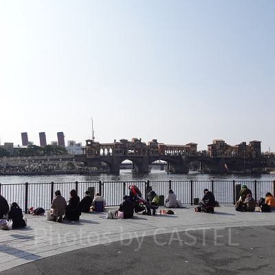 ショー待ち：開園直後のザンビーニ・ブラザーズ・リストランテ前