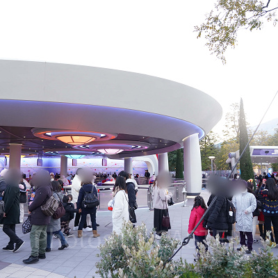 ベイマックスのハッピーライドの待ち列（16時45分ごろ）