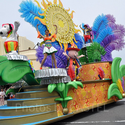 ウォーターサプライズパレード