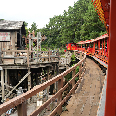 ウエスタンリバー鉄道のアナウンス、声優は誰？