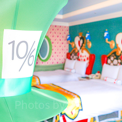 マッドハッターがかぶる帽子の「10/6」の意味は？