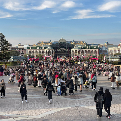 ミニー＠ファンダーランドのキャッスルフォアコート鑑賞エリアの様子