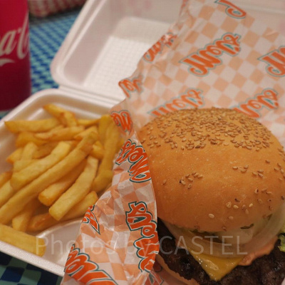 USJの「メルズ・ドライブイン」とは