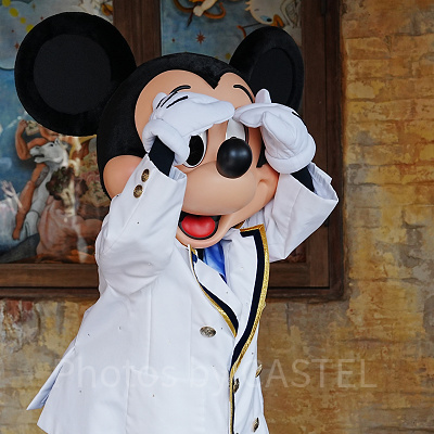 ディズニーシー・プラザのグリーティングで会えるミッキー