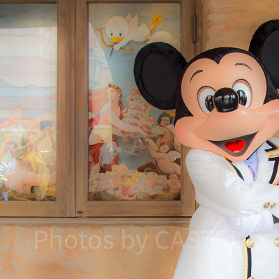 東京ディズニーランドでキャラクターと触れ合えるのはどこ？