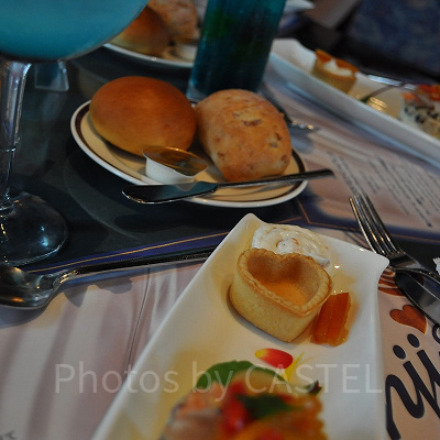 男性ゲストのホイップクリームはカップに入れない塩対応のサンジ/サンジの海賊レストラン2019