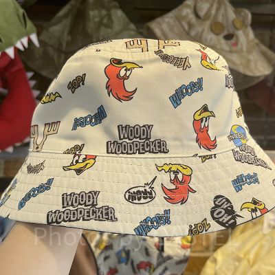 ウッディ・ウッドペッカーのリバーシブルバケットハット