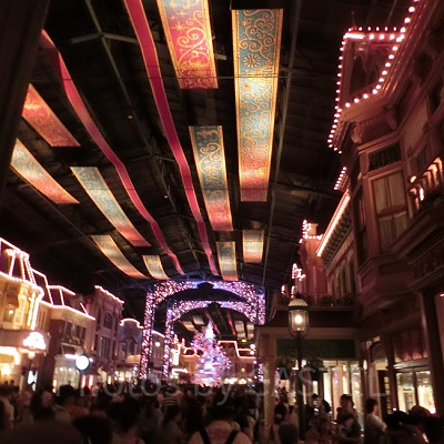 夜のワールドバザール