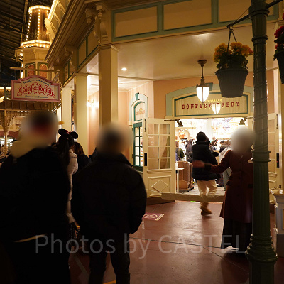 ワールドバザール・コンフェクショナリーの様子（18時ごろ）