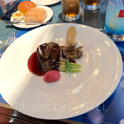 ミスレスのメインはお肉とお魚から選べる（ミスレス2025）