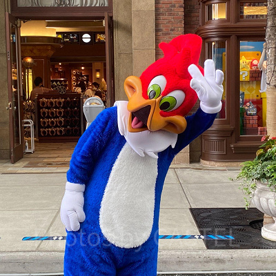 キャラクターグリーティングでハイタッチ可能に