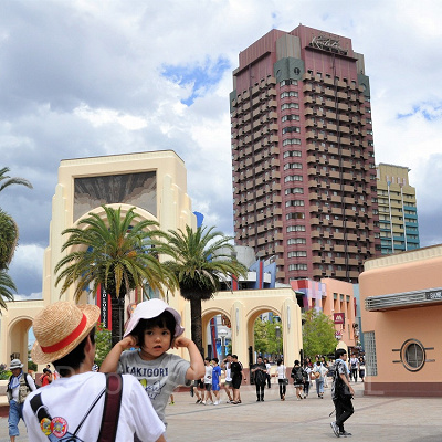 奥に見えるのがユニバーサルシティウォーク大阪とUSJのオフィシャルホテル