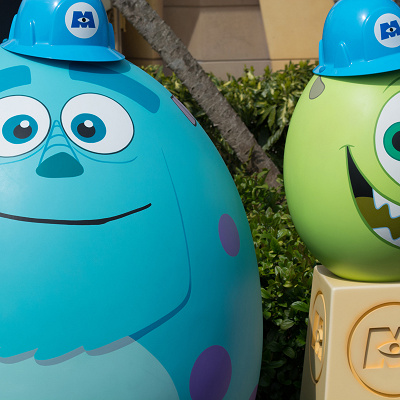 モンスターズ インク キャラクター スクイシー キャステル Castel ディズニー情報