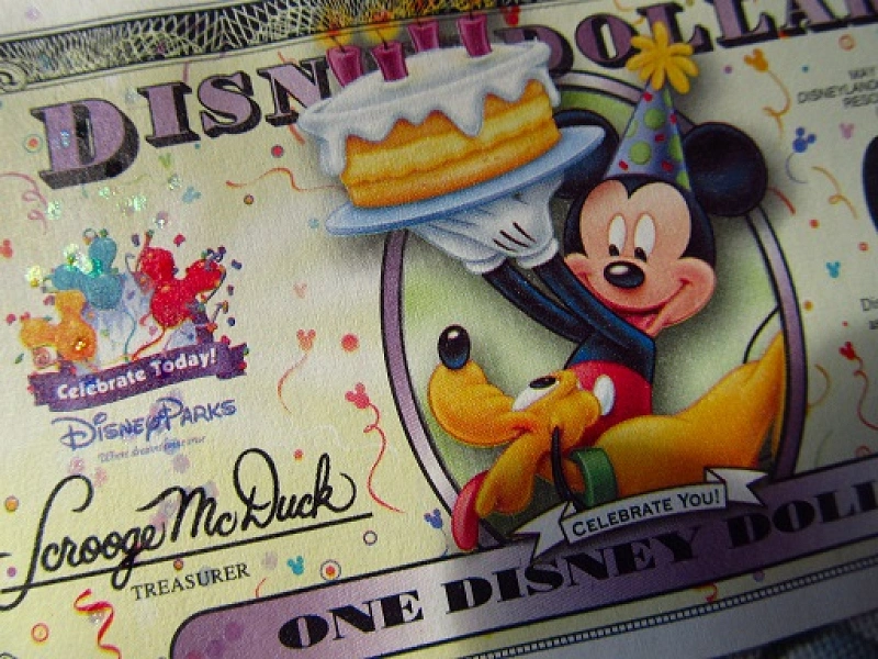 disney-dollar-j7047.webp