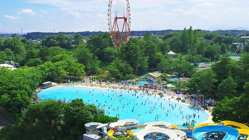 enjoy-the-pool-at-seibuen-