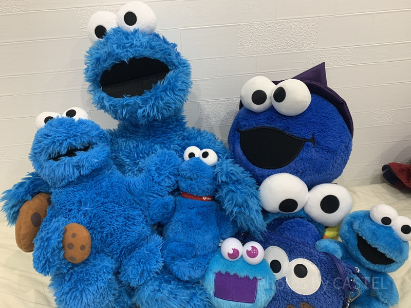 【2020】USJのクッキーモンスターグッズ10選！ぬいぐるみ、カチューシャ、バッグ、パスケース、お菓子