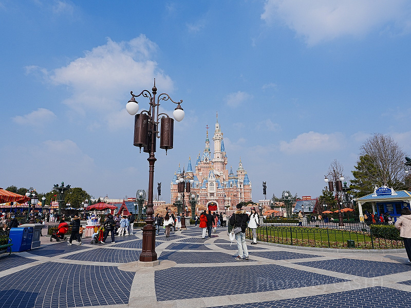 【2026年最新】上海ディズニーランド営業時間と休園日を解説！何時からオープン？15～30分早く開く日も！