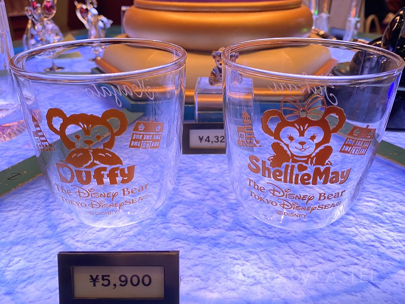 ディズニーシー　手作りガラスのイルカとダイバー ディズニーシー 手作りガラスのイルカとダイバー