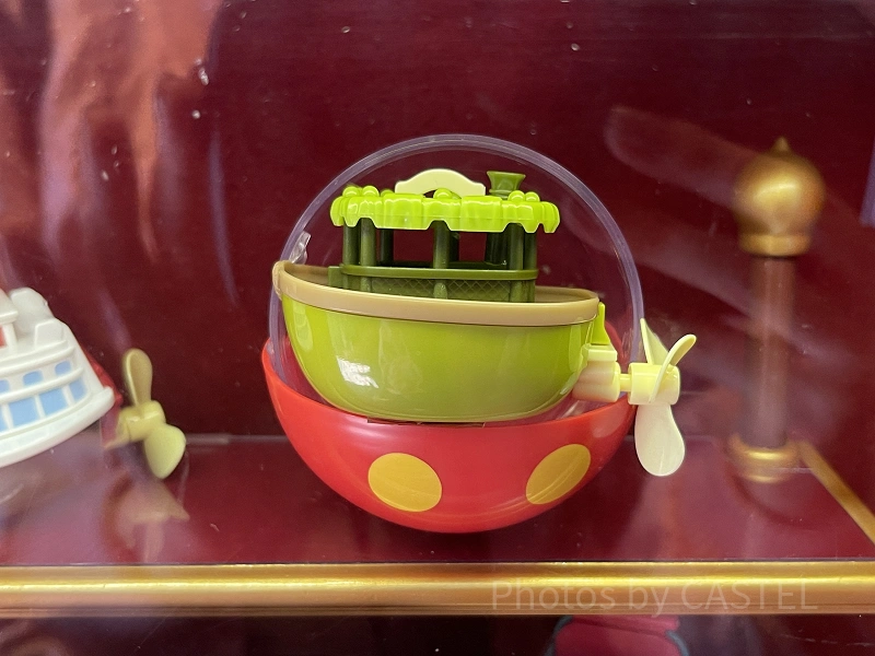 ディズニーリゾートカプセルトイ　ガチャガチャ ディズニーリゾートが新作カプセルトイ発表！ 乗り物が主役の