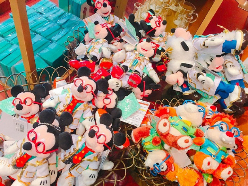 東京ディズニーリゾート ディズニーランド シー 缶バッジ 47個 まとめ