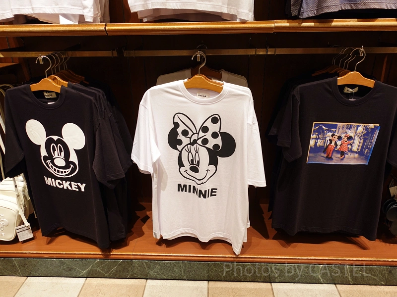 人気定番の 5/12発売】ディズニー×ZUCCaコラボグッズ10選！おしゃれなT Tシャツ・アパレル