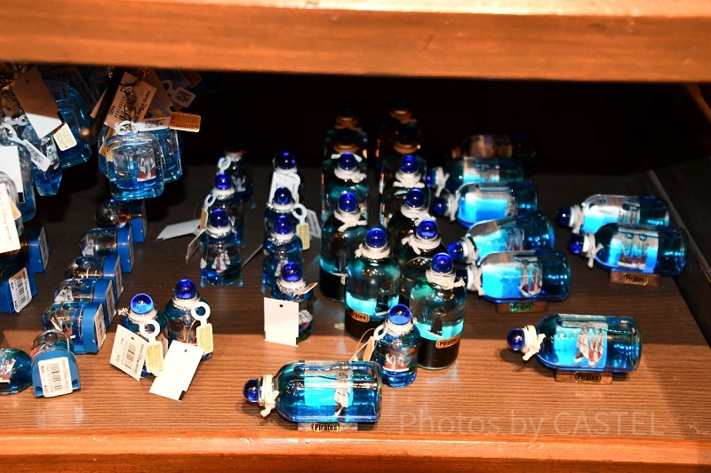 カリブの海賊オルゴール（ディズニーランドで25年ほど前に購入） ゴールデンガリオン】ディズニーランドの海賊グッズ販売ショップ