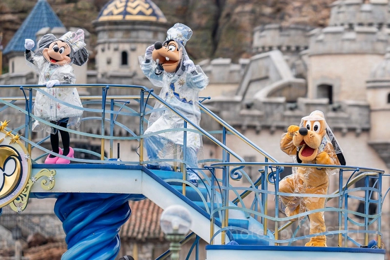 シュタイフ　限定　ダッフィー ディズニーシー　２０周年　ディズニー　クリスマス クリスマス仕様のコスチューム！東京ディズニーシー20周年