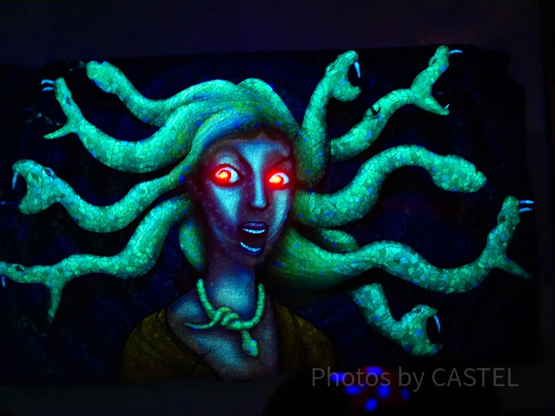hong-kong-disneys-haunted-