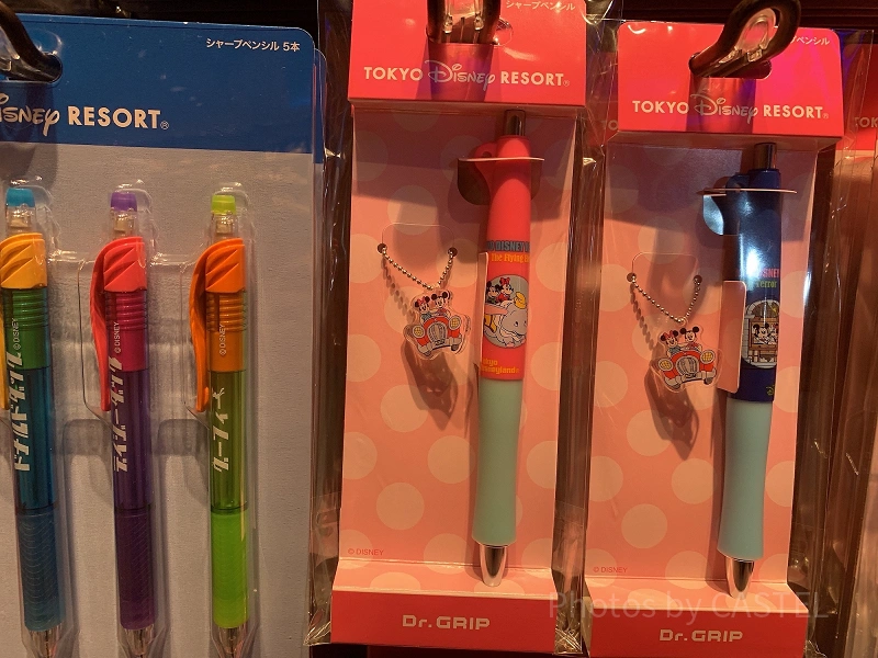 ディズニー文房具】レトログッズが人気急上昇！ノートやボールペンなど