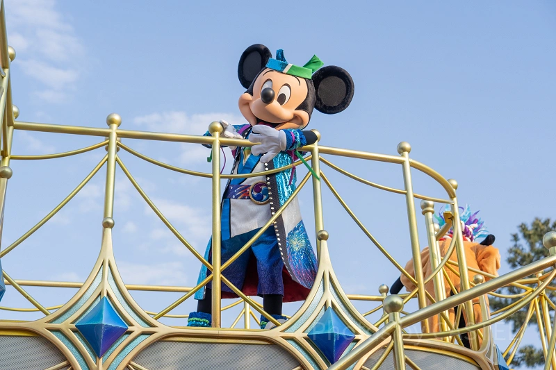 minnie-friends-greeting-parade